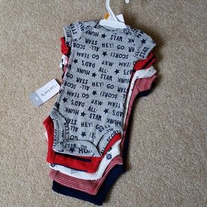 New 5 pack newborn Carter's onesie bodysuits